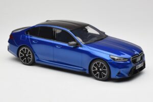 BMW M5 G90 Marina Bay Blue Metallic GT Spirit 1:18 GT507 Sveķi — attēls 4 no 6