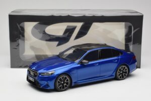 BMW M5 G90 Marina Bay Blue Metallic GT Spirit 1:18 GT507 Sveķi — attēls 6 no 6