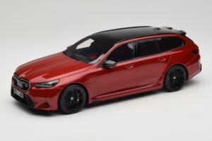 BMW M5 G99 Touring Fire Red GT Spirit 1:18 GT964 Sveķi