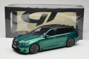 BMW M5 G99 Competition Touring Isle of Man Green GT Spirit 1:18 GT509 Sveķi — attēls 6 no 6