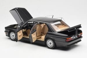 BMW M535i E28 Diamond Melns AUTOart 1:18 75162 Metāls — attēls 5 no 8