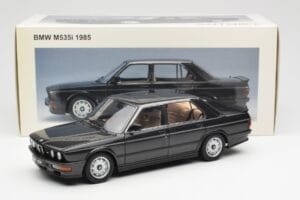 BMW M535i E28 Diamond Melns AUTOart 1:18 75162 Metāls — attēls 8 no 8