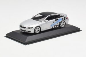 BMW M6 E63 IAA Frankfurt Sudrabs Minichamps 1:43 M6001 Metāls — attēls 2 no 4