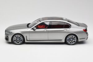 BMW M760i G12 V12 Final Edition Pelēks GT Spirit 1:18 GT478 Sveķi — attēls 3 no 6