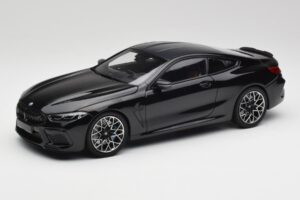 BMW M8 F92 Safīra Melns Minichamps 1:18 110029021 Metāls