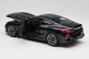 BMW M8 F92 Safīra Melns Minichamps 1:18 110029021 Metāls — attēls 5 no 8