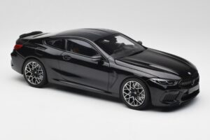 BMW M8 F92 Safīra Melns Minichamps 1:18 110029021 Metāls — attēls 6 no 8