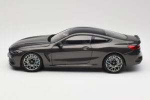 BMW M8 F92 Grey Metallic Minichamps 1:18 110029022 Metāls — attēls 4 no 8
