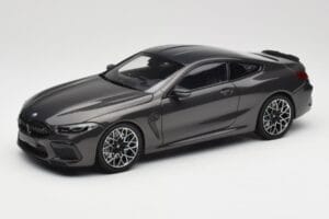 BMW M8 F92 Grey Metallic Minichamps 1:18 110029022 Metāls