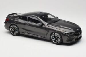 BMW M8 F92 Grey Metallic Minichamps 1:18 110029022 Metāls — attēls 6 no 8