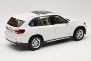 BMW X5 E70 Alpine White Paragon 1:18 PA-97073 Metāls — attēls 3 no 8