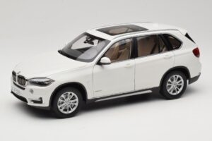 BMW X5 E70 Alpine White Paragon 1:18 PA-97073 Metāls