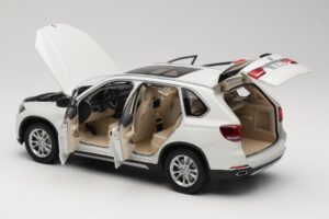 BMW X5 E70 Alpine White Paragon 1:18 PA-97073 Metāls — attēls 5 no 8