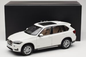 BMW X5 E70 Alpine White Paragon 1:18 PA-97073 Metāls — attēls 8 no 8