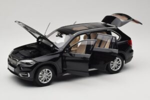 BMW X5 E70 Sapphire Black Paragon 1:18 PA-97071 Metāls — attēls 2 no 8