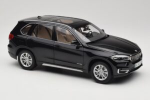 BMW X5 E70 Sapphire Black Paragon 1:18 PA-97071 Metāls — attēls 6 no 8