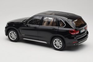 BMW X5 E70 Sapphire Black Paragon 1:18 PA-97071 Metāls — attēls 7 no 8