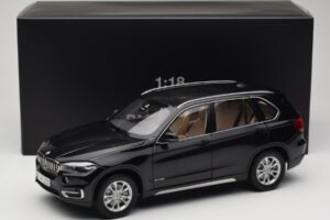 BMW X5 E70 Sapphire Black Paragon 1:18 PA-97071 Metāls — attēls 8 no 8