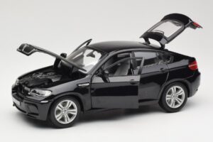 BMW X6 M E71 Melns Bburago 1:18 18-12081 Metāls — attēls 2 no 8