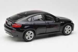 BMW X6 M E71 Melns Bburago 1:18 18-12081 Metāls — attēls 3 no 8