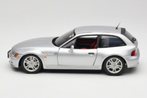 BMW Z3 E36/8 Coupe 2.8 Sudrabs UT Models 1:18 20421-R1 Metāls — attēls 4 no 8