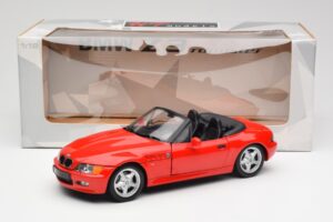 BMW Z3 E36/7 Kabriolets Sarkans UT Models 1:18 180024330 Metāls — attēls 8 no 8