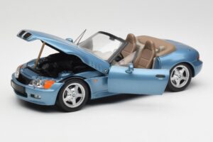 BMW Z3 E36/7 James Bond Goldeneye Zils Metallic UT Models 1:18 180024336 Metāls — attēls 2 no 8