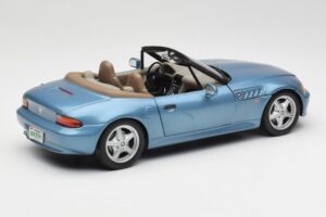 BMW Z3 E36/7 James Bond Goldeneye Zils Metallic UT Models 1:18 180024336 Metāls — attēls 3 no 8
