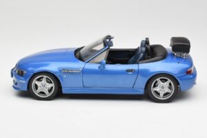 BMW Z3 M Roadster Ar Bagāžas Turētāju Zils Metaliks UT Models 1:18 20416 Metāls — attēls 4 no 8