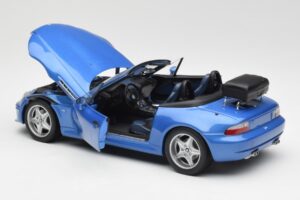BMW Z3 M Roadster Ar Bagāžas Turētāju Zils Metaliks UT Models 1:18 20416 Metāls — attēls 5 no 8