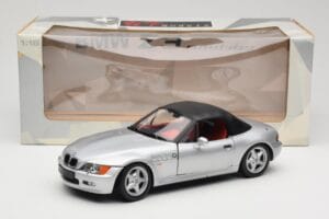 BMW Z3 Roadster 1.8 Sudrabs UT Models 1:18 20404 Metāls — attēls 8 no 8