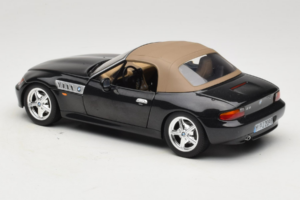 BMW Z3 Roadster Zaļš Dīlera Izdevums UT Models 1:18 80439411711 Metāls — attēls 7 no 8