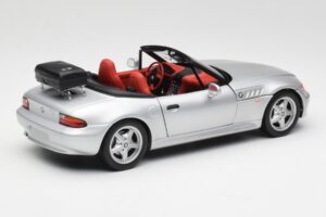 BMW Z3 Roadster Ar Bagāžas Turētāju Sudrabs UT Models 1:18 20407 Metāls — attēls 3 no 8
