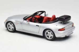 BMW Z3 Roadster Ar Bagāžas Turētāju Sudrabs UT Models 1:18 20407 Metāls — attēls 7 no 8