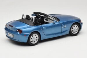 BMW Z4 E85 Zils Metallic Motormax 1:18 73144 Metāls — attēls 3 no 8