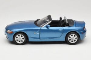 BMW Z4 E85 Zils Metallic Motormax 1:18 73144 Metāls — attēls 4 no 8