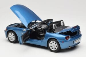BMW Z4 E85 Zils Metallic Motormax 1:18 73144 Metāls — attēls 5 no 8