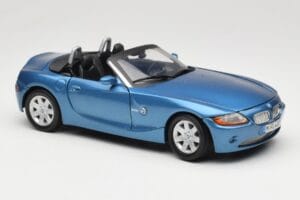 BMW Z4 E85 Zils Metallic Motormax 1:18 73144 Metāls — attēls 6 no 8