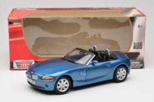 BMW Z4 E85 Zils Metallic Motormax 1:18 73144 Metāls — attēls 8 no 8