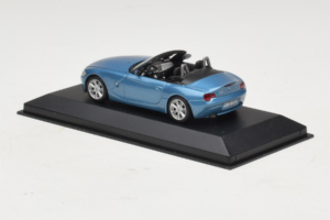 BMW Z4 E85 Kabriolets Light Blue Metallic Minichamps 1:43 BMW016 Metāls — attēls 3 no 4