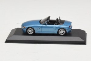 BMW Z4 E85 Kabriolets Light Blue Metallic Minichamps 1:43 BMW016 Metāls