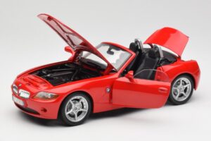 BMW Z4 E85 Roadster Sarkans Bburago 1:18 34046 Metāls — attēls 2 no 8