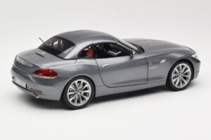 BMW Z4 E89 sDrive 35i Space Grey Metallic Kyosho 1:18 80432147085 Metāls — attēls 3 no 8