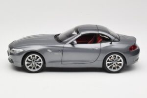 BMW Z4 E89 sDrive 35i Space Grey Metallic Kyosho 1:18 80432147085 Metāls — attēls 4 no 8