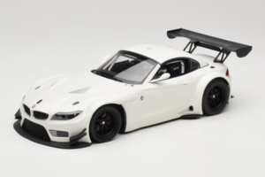 BMW Z4 GT3 E89 Balts Minichamps 1:18 151122301 Metāls