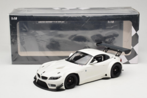 BMW Z4 GT3 E89 Balts Minichamps 1:18 151122301 Metāls — attēls 6 no 6