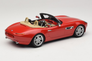 BMW Z8 Sarkans Minichamps 1:18 155024230 Metāls — attēls 2 no 6