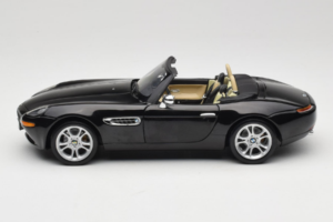 BMW Z8 Melns Kyosho 1:18 80439411729 Metāls — attēls 4 no 9