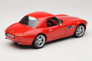 BMW Z8 Sarkans Kyosho 1:18 80439411730 Metāls — attēls 4 no 9