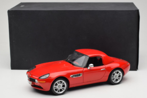 BMW Z8 Sarkans Kyosho 1:18 80439411730 Metāls — attēls 9 no 9